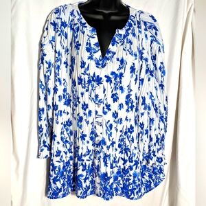 Croft & Barrow Pleated Blue & White‎ Floral 3/4 Flutter Sleeve Top | Size L